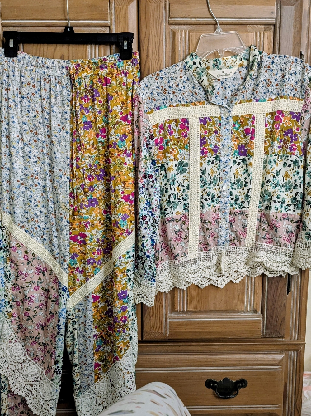 Floral Patchwork Wide-Leg Pants & Button-Front Top Set - Multicolor